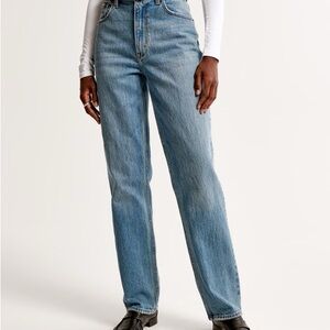 Abercrombie & Fitch 90s Straight Ultra High Rise Jeans in Medium Blue
